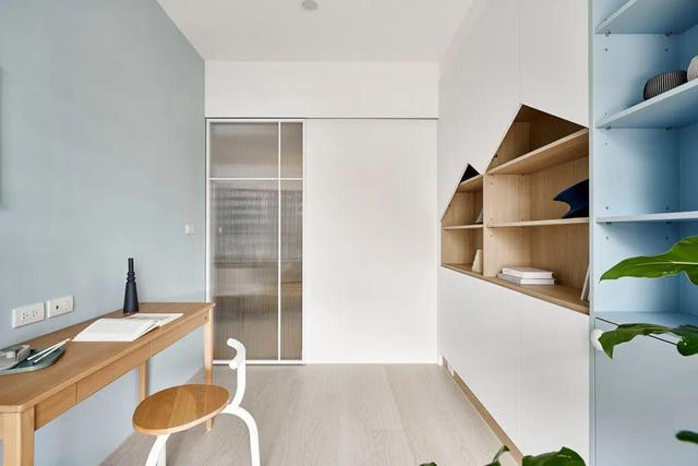 这对夫妻很有眼光,坚持极简主义,把房子装得简约又高级,晒晒