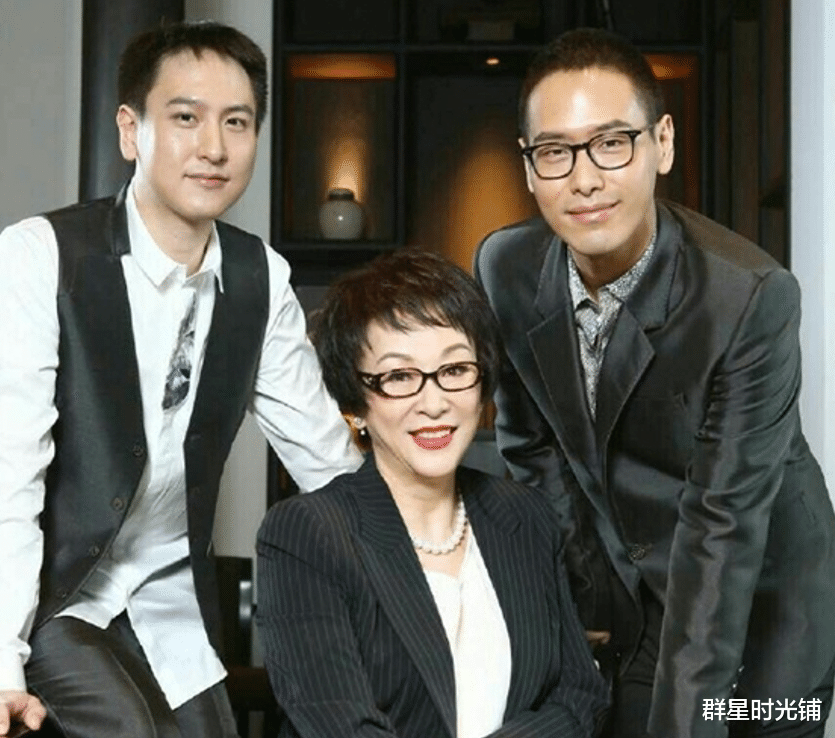 吴京|父亲留下133套房，如今每套市值约2亿，“国民老公”汤珈铖的故事