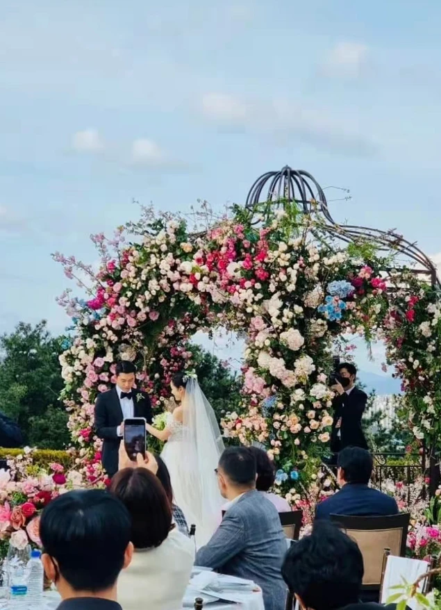 孙艺珍|玄彬娶对人了,婚礼请半个娱乐圈才花68万,孙艺珍穿平价婚纱超美