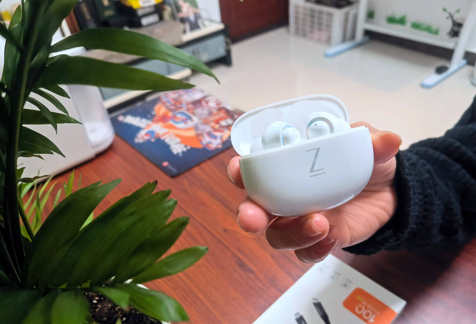 zte|ZTE LiveBuds Pro六麦降噪,自由模式切换,享受定制音乐生活!