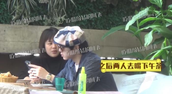 马思纯|马思存久违晒自拍，脸颊瘦削尖下巴抢镜，和狗仔队抓拍形象区别大