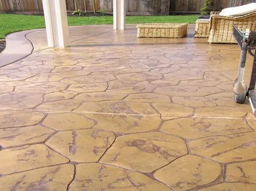 庭院别再铺地砖、水泥了!现在铺这种才好看,房子还升值,贼省钱