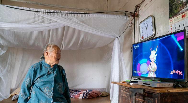 电视或将被替代？“新宠”将上线，“无屏时代”开启，你家买了吗