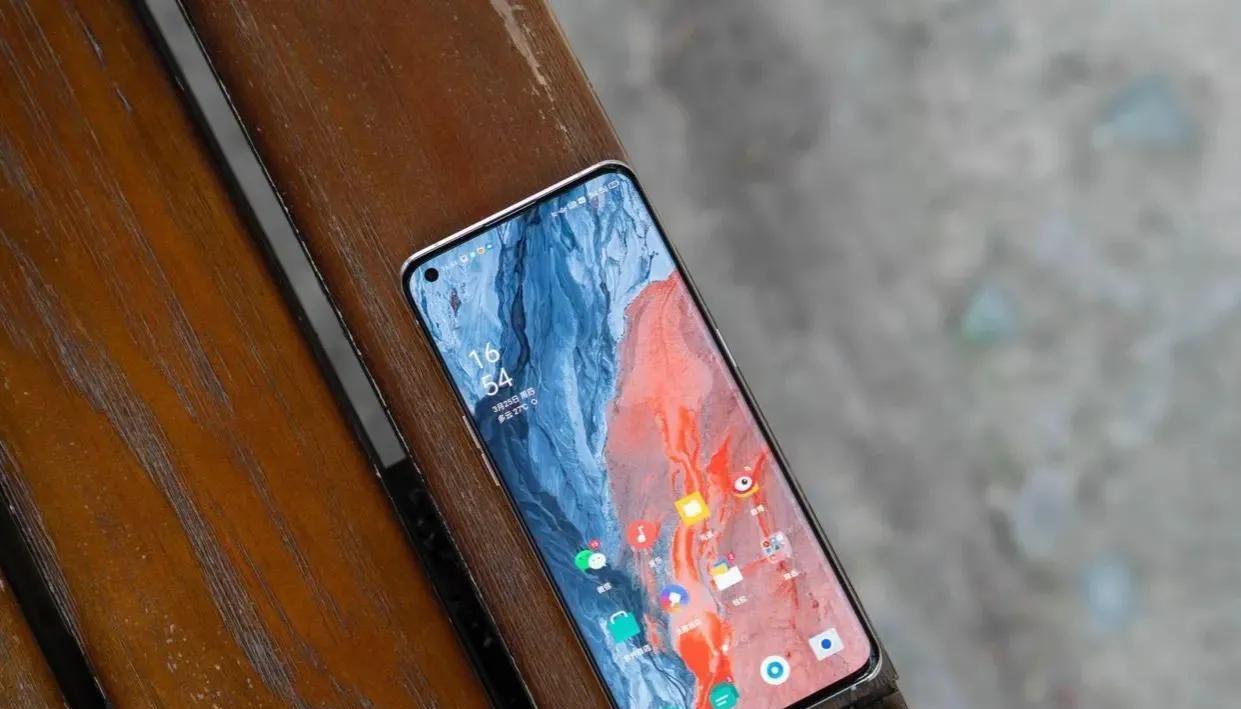 小米科技|抛开品牌偏见只看体验,小米手机对比华为,到底差那了?