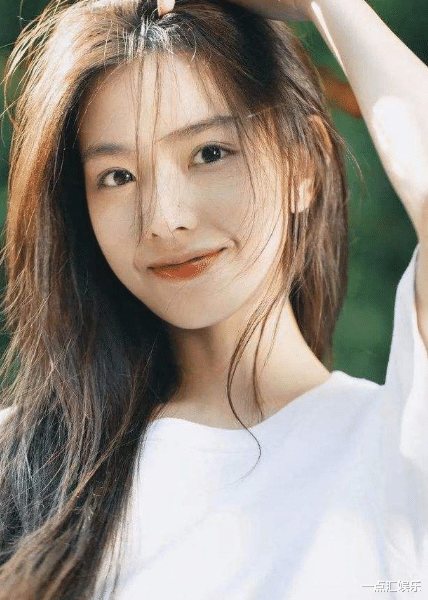 王思聪|王思聪直播首秀礼物不断,王思聪霸气回应,疑是孙一宁直播间