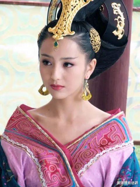 杨幂|有人只能演三番，有人拍一部扑一部，85花转型失败是有道理的