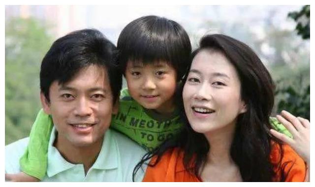 温峥嵘|演员温峥嵘:嫁初恋生娃,44岁风采依旧