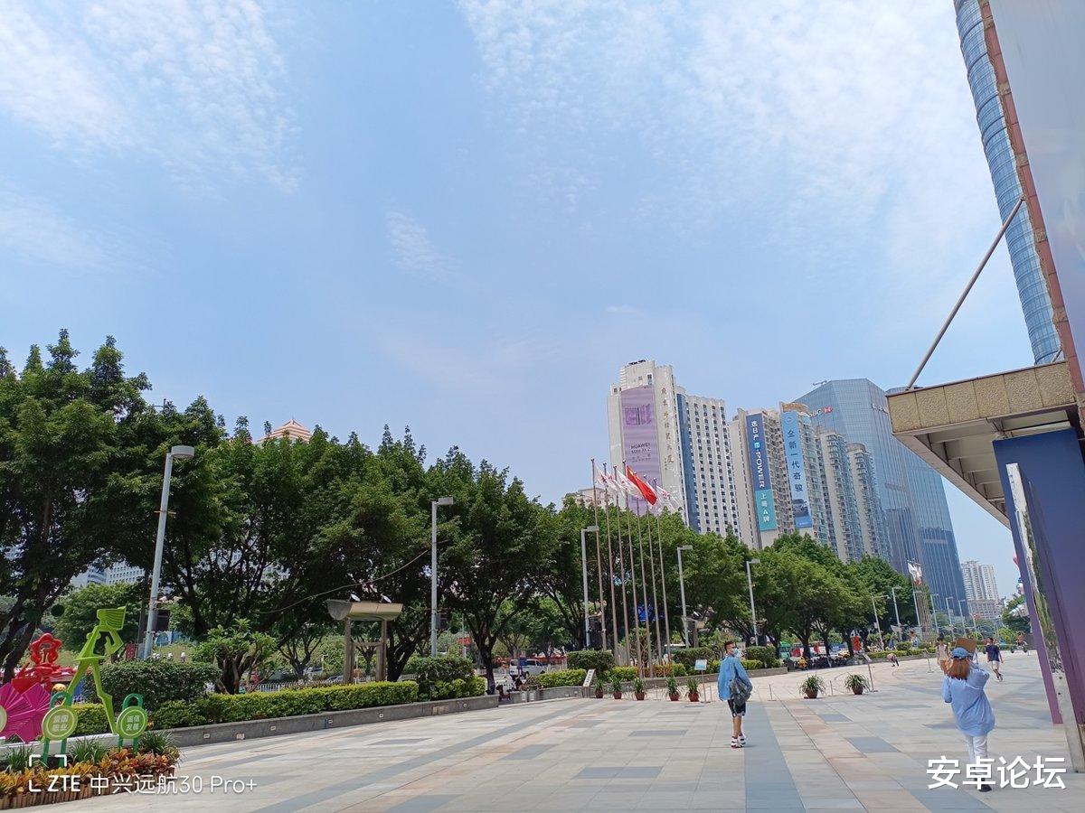 中兴|轻薄的快充长续航手机,中兴远航30 Pro+上手体验