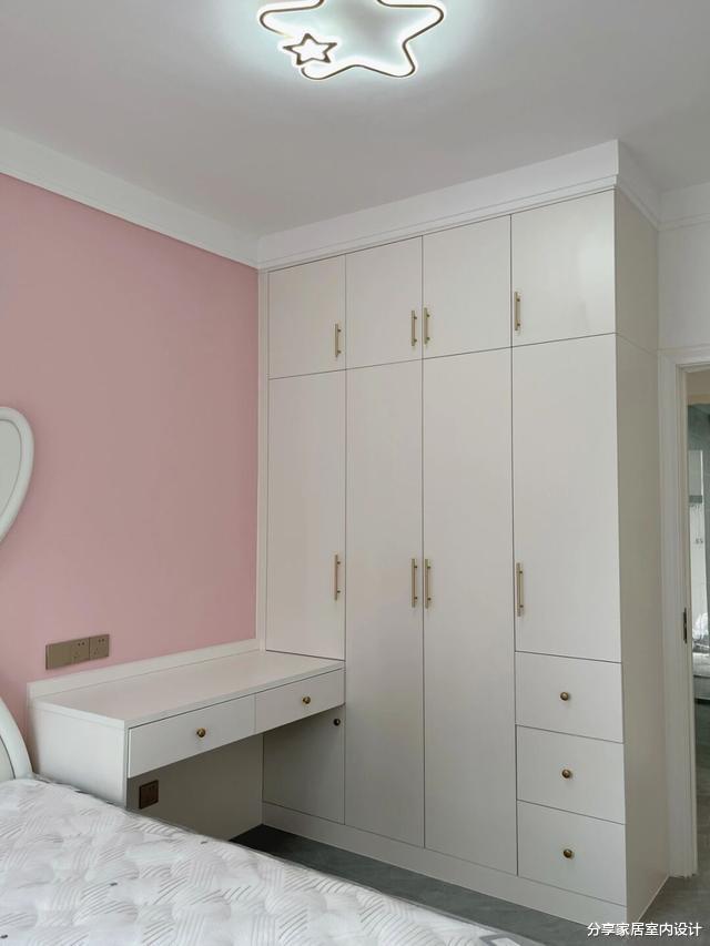 看她家准备要入住的新房,打扫干净真漂亮,悬空电视墙很大气!