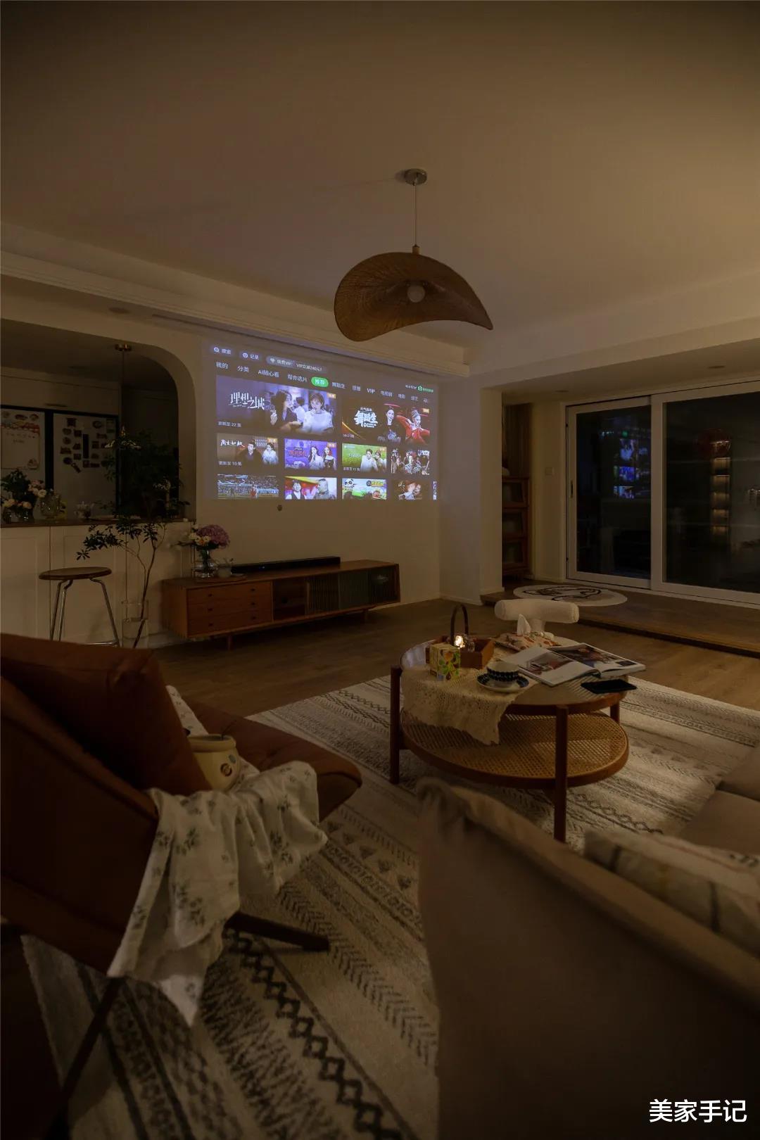 走进她家才知道什么叫比样板间还要美,舒适又温馨,是理想中的家