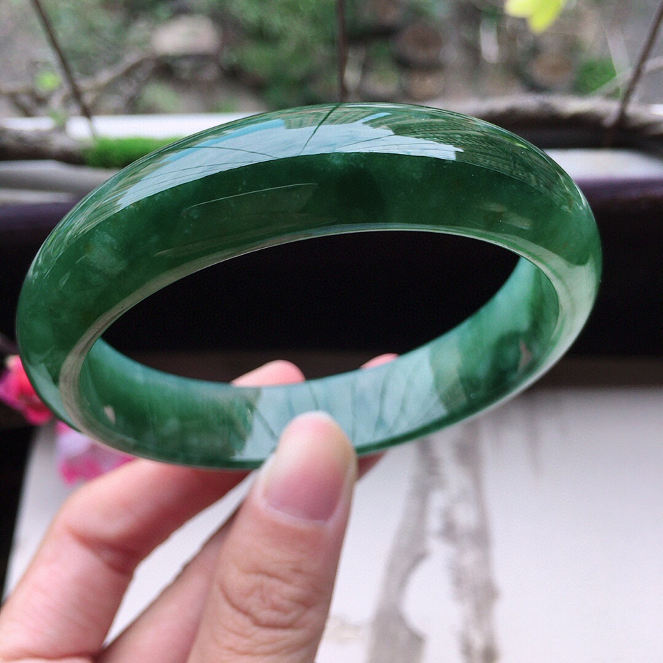 翡翠|人人都能拥有的亲民款翡翠—油青种，你买贵了吗？