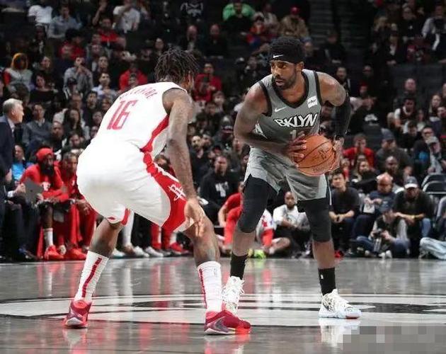 饵料|NBA十大球星场外隐藏技能：欧文研究神学，斯托克顿开战斗机