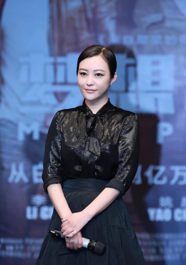 郝蕾|郝蕾：爱情和婚姻都有泪，带两个儿子艰难生活，离婚后和父亲和解