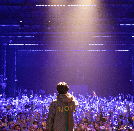 写真|姜云升惨遭圈内Rapper怒喷!700门票是说唱圈的耻辱?