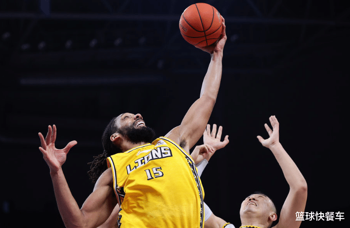 广厦|3节拿4分全场9分！广厦惨败最大毒瘤 NBA探花秀连朱荣振都不如？