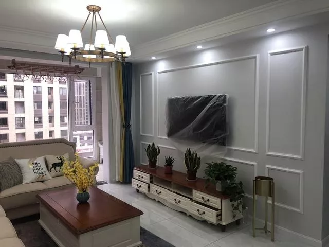 三个月完工，花了17万，入户鞋柜太实用了，电视墙这样设计很抢眼