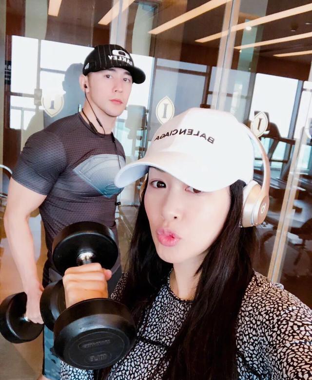 钟丽缇|“百亿富婆”钟丽缇:3个女儿2个爹,52岁还到处求子想生儿子