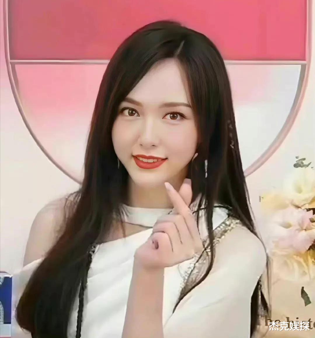 唐嫣|唐嫣直播脸肿状态差,全程仅200多人收看,久未进组人气流失严重