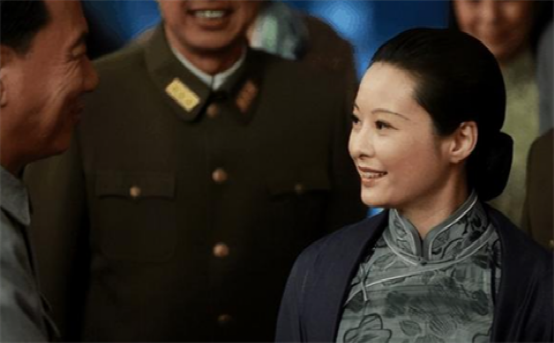 袁立|同样是演宋庆龄，把许晴、袁立和李羚放在一起看，差别就出来了