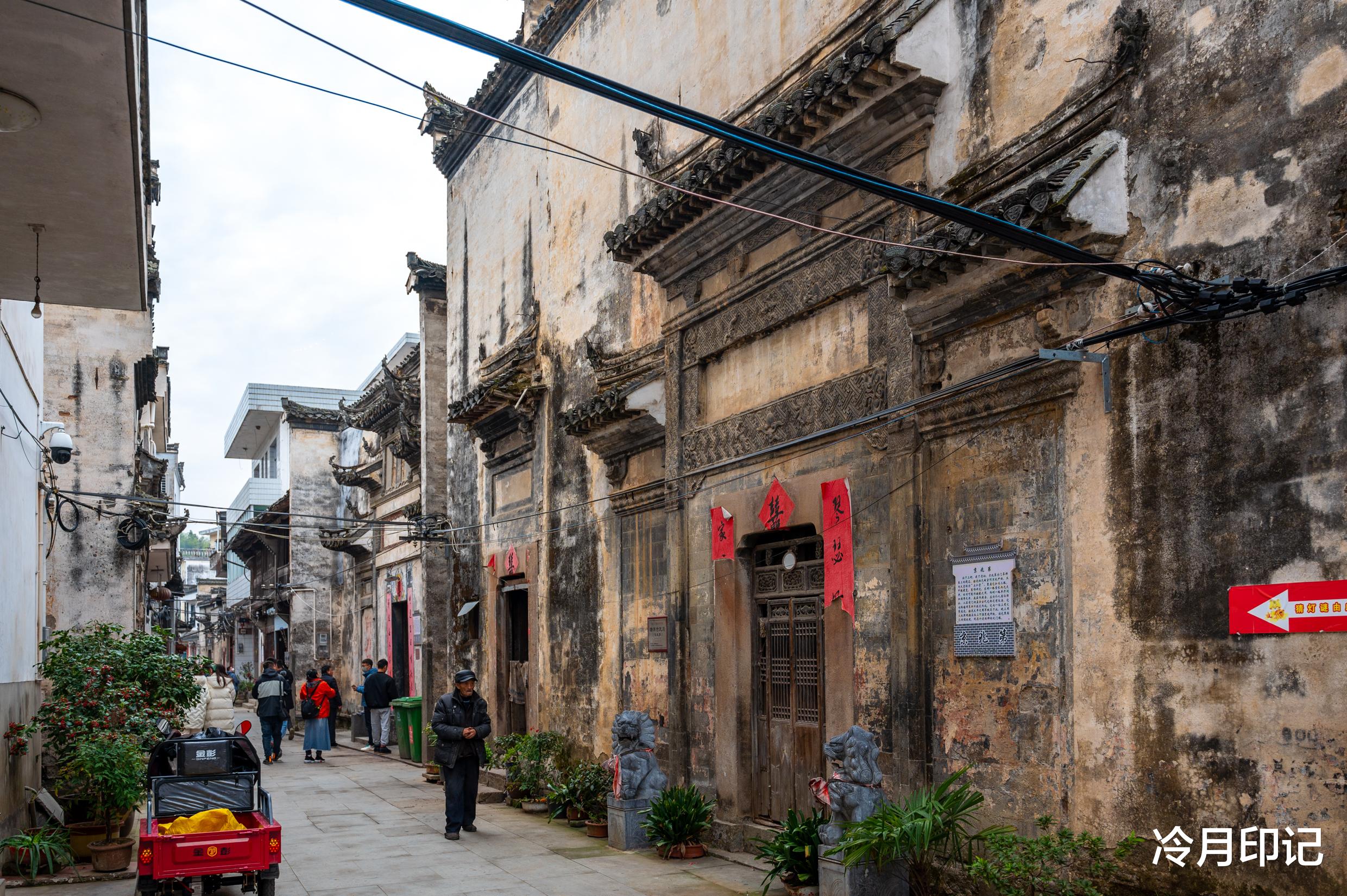 旅行者|歙县千年古村瞻淇村,现存明清古建筑100多幢,嬉鱼灯传承了800年