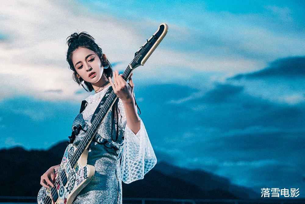 缝纫机乐队|低俗恶心，侮辱教师，《缝纫机乐队》凭什么称励志？