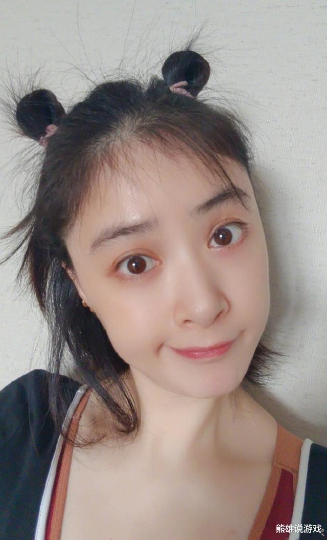 蒋欣|39岁蒋欣近照瘦出新高度，巴掌脸天鹅颈超优越