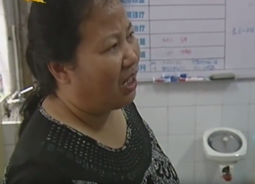 05年女子“怀孕”4年未生,还称可与胎儿对话,医生一看哭笑不得