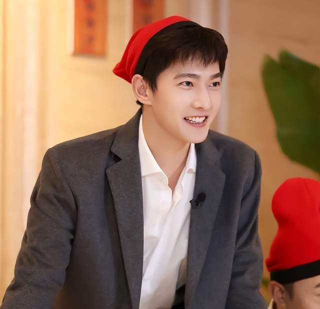 鹿晗|男星们该不该精致？看到男爱豆我沉默了，实力才是王道