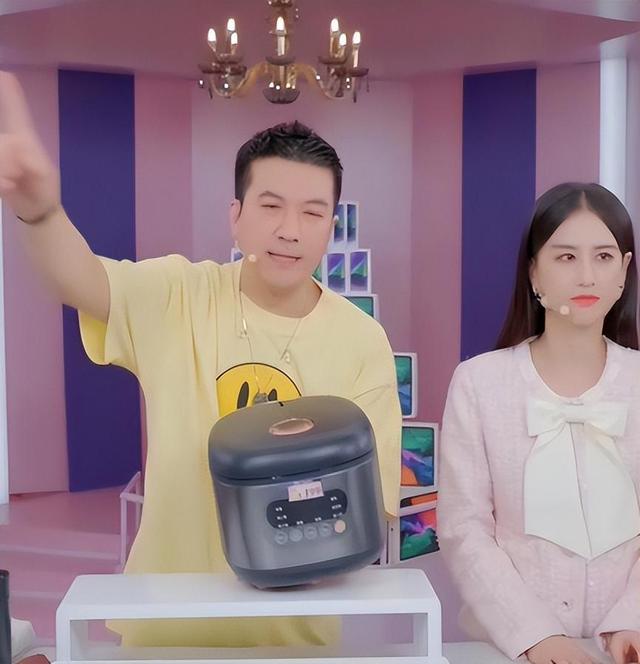 陈浩明|娱乐圈的表面夫妻,看似恩爱,实则貌合神离,婚姻一地鸡毛