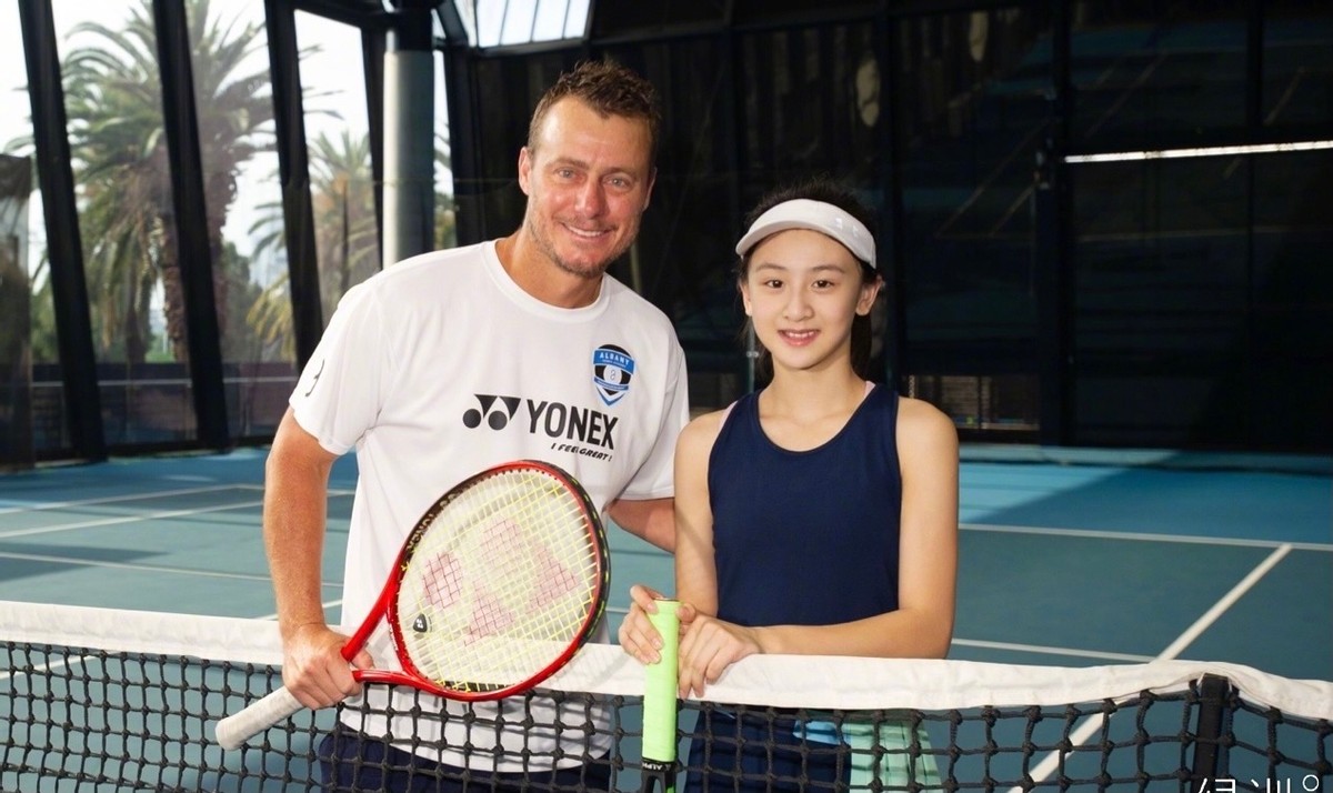 田雨橙|田亮女儿出局!森碟网坛首秀1胜2负,14岁冲击职业,子承父业