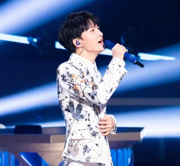 周深|继孟佳、张紫宁之后,马吟吟也未选择周深,为何?看看张韶涵