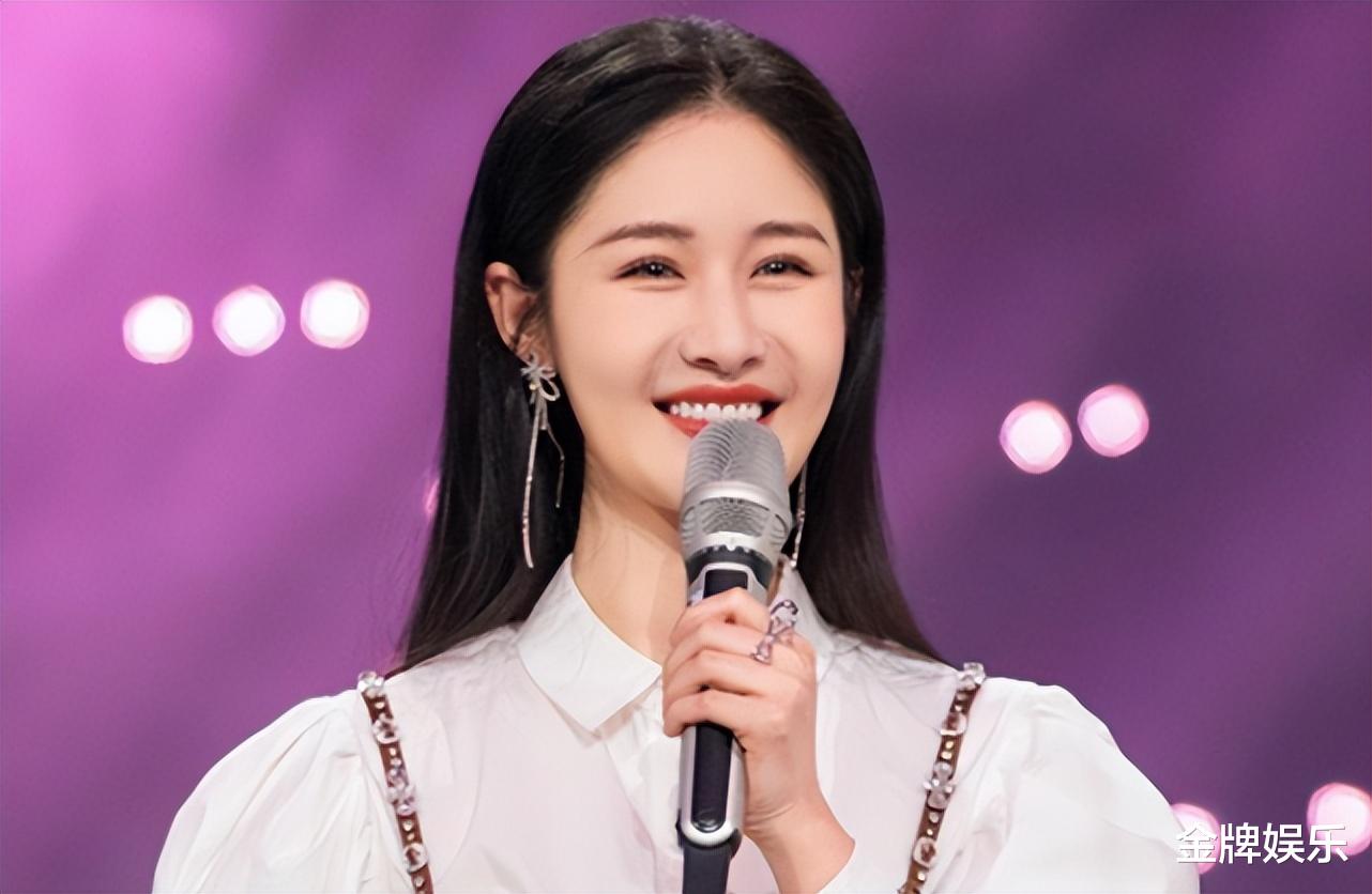 汪涵|金鹰奖晚会，主持人发挥欠佳！朱迅汪涵频频看提词器成败笔