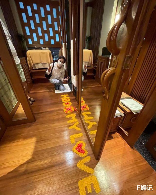 顾纪筠|顾纪筠60岁生日富豪老公制造浪漫 继子TVB男艺人发长文感谢