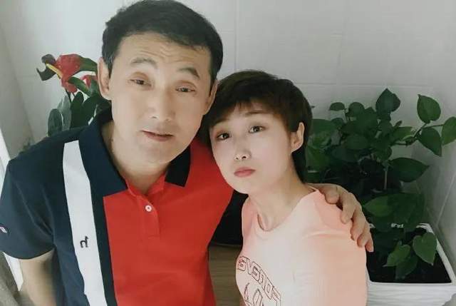 广州队|郭跃父亲郭向生：难忘与女儿练球的岁月，年少成名的骄傲毁了她！