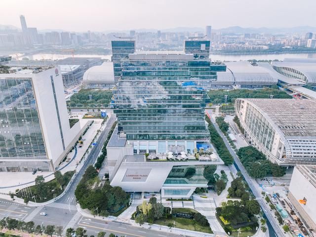 坐不住了!广州地标建筑之一,却被人说像棺材板