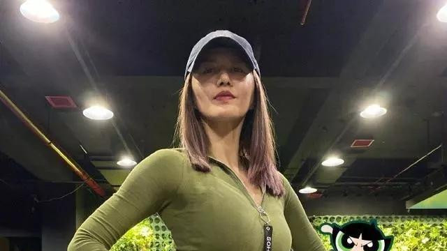 谭维维|谭维维健身7年总算没白费，运动装难掩S型曲线，好身材全靠“练”