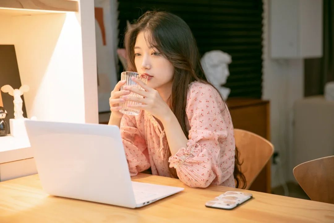 睡眠|天气变冷干燥，记得补水补维C！