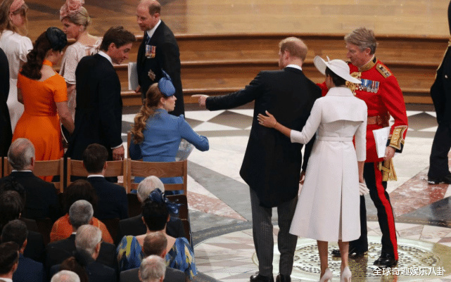 徐敏|一张新照片告诉你，女王铂金庆典是哈里王子和梅根的灾难性旅程