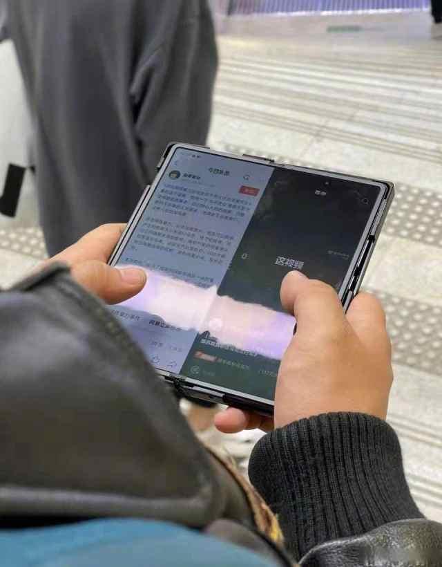 芯片|地铁发布会？vivo X Fold真机正面照疑曝光