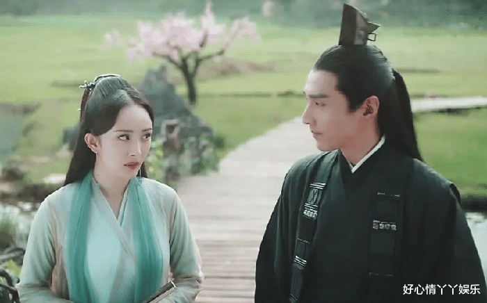 张碧晨|三生三世:白浅厚此薄彼对墨渊和夜华,为何不用心头血救夜华呢?