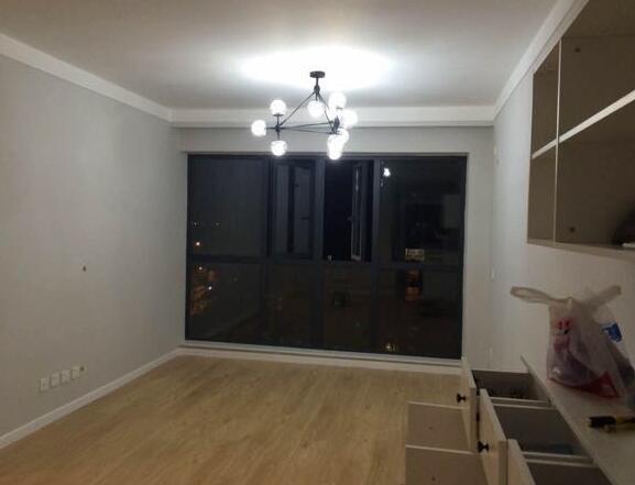 没钱装修不吊顶也不做电视墙,12w搞定全房,30年都不过时!