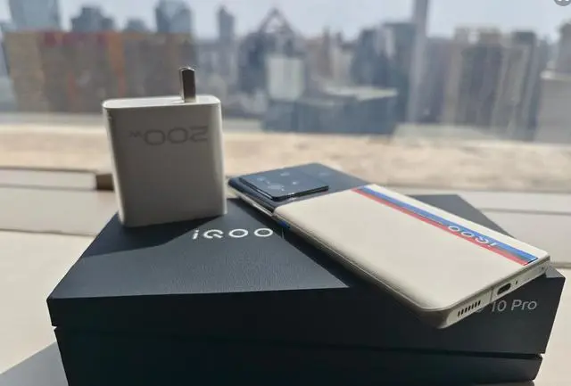 推荐三款旗舰手机,国产机中的佼佼者,配置出众