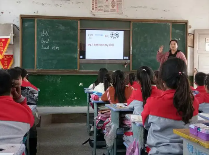 招聘|师范生迎“春天”,教师岗位预计招聘8万余人,机不可失失不再来