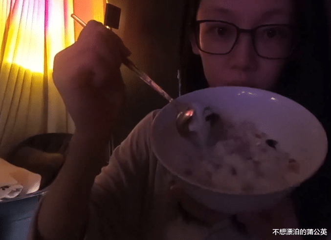 苗苗|郑恺老婆承认怀二胎，34岁苗苗吃得多却非常瘦，宝宝照B超才2斤多