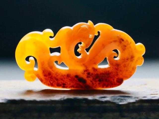 月亮|最耐盘的黄沁籽料“螭龙”,玩到什么程度才算“出活”?