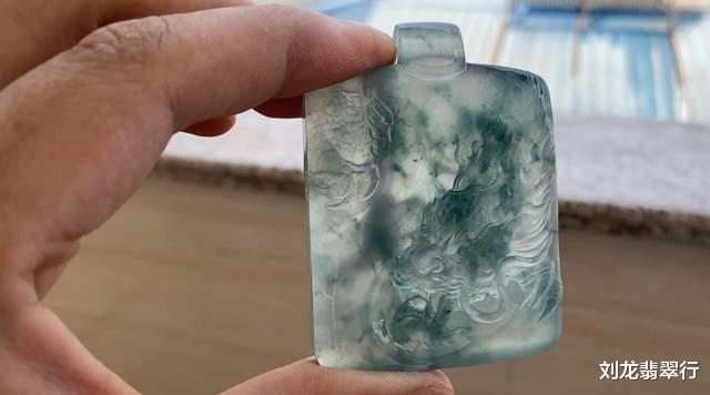 翡翠|幸运赌石记：小万的翡翠原石，能否切出惊喜蜕变