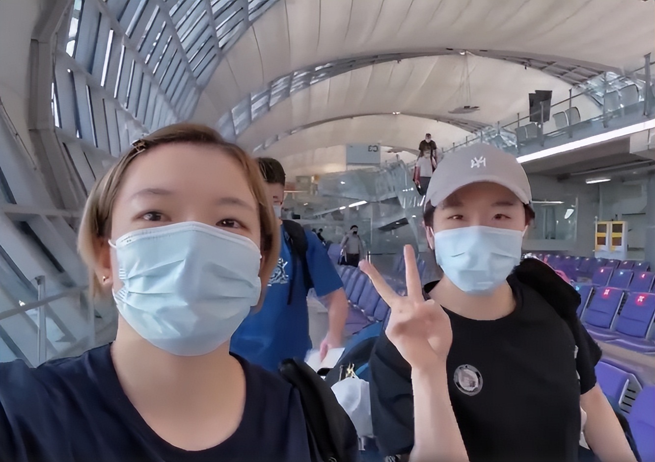 赵心童|何冰娇戴口罩打球！赛前与李诗沣合练，陈清晨贾一凡迎来复仇战