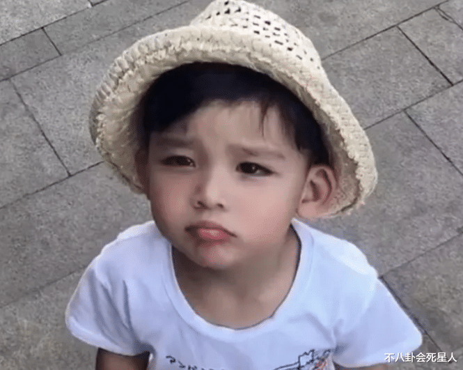 王刚|相差50岁以上的明星父子，张纪中3婚4子69岁当爹，王刚老当益壮