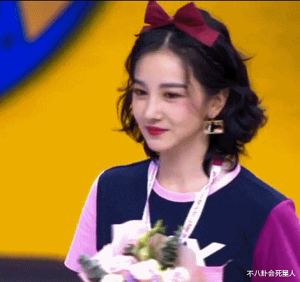 董洁|同样20岁的年纪，一个亭亭玉立，一个“土”成大妈，差距真大啊