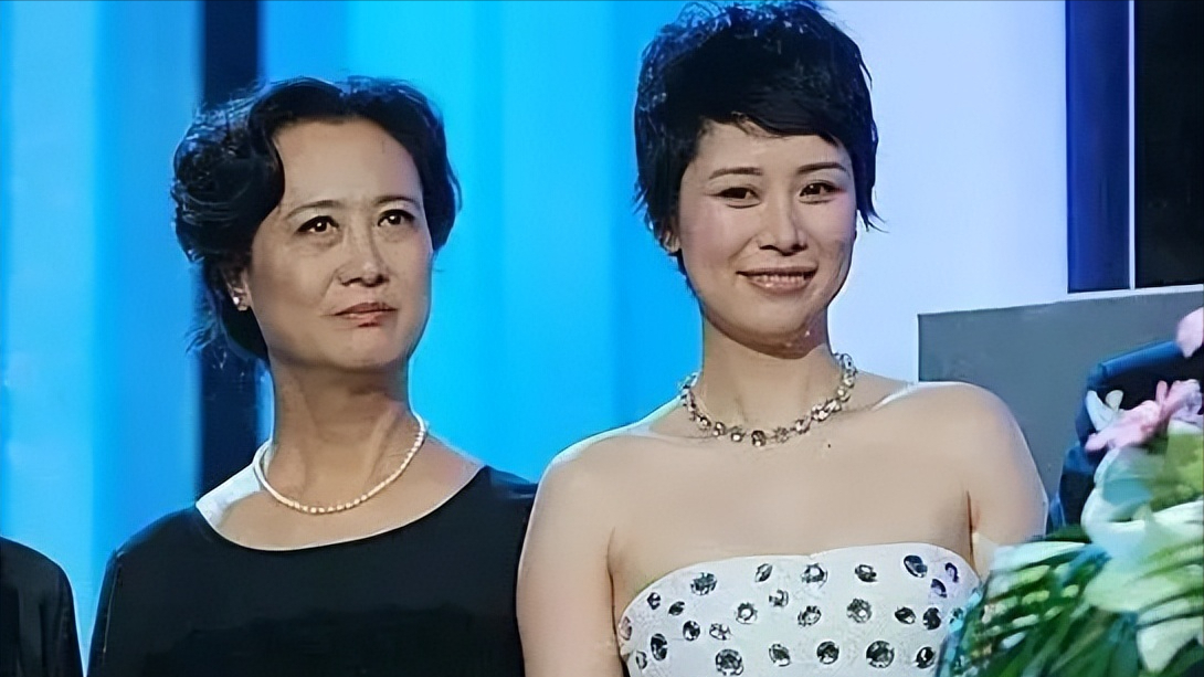 柏寒|柏寒临终前，把儿子托付给35岁海清，10年后儿子过得怎么样？